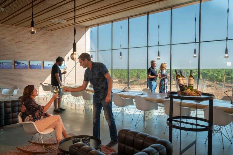 Interior de la bodega Finca Montepedroso, en Rueda
