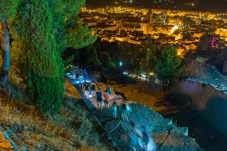 Vista nocturna del antiguo barrio judío de Sagunto