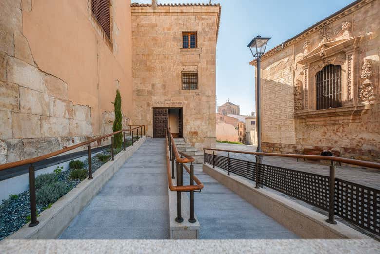 Exterior do convento de Santa Clara em Salamanca