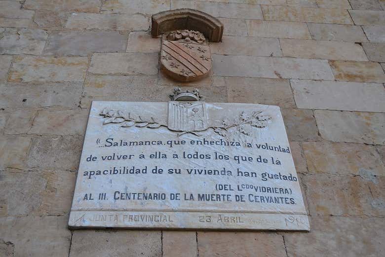 Placa alusiva al Licenciado Vidriera