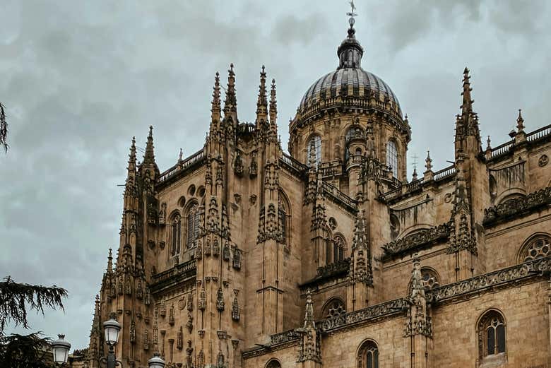 Exterior de la catedral Nueva de Salamanca