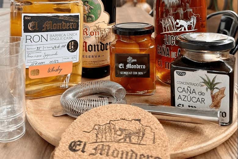 Goûtez des rhums et du miel de canne à sucre