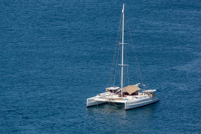 Navegando de catamarã pela Costa de Salou