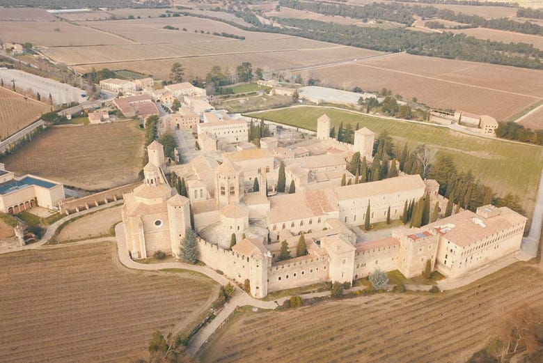 Vue aérienne du Monastère de Santa María de Poblet  