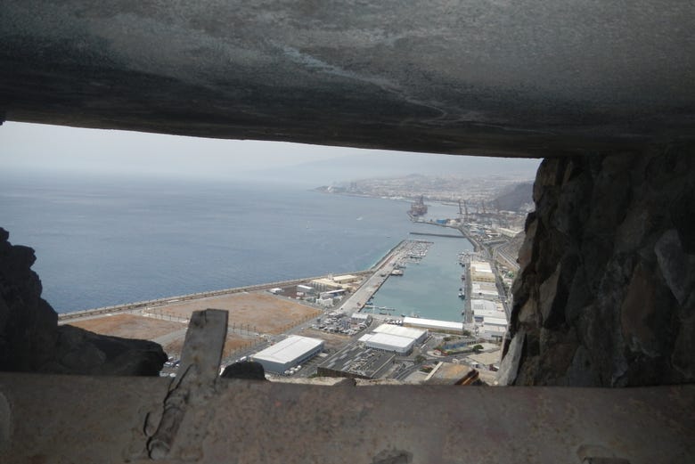 Contemplando o porto de Santa Cruz de Tenerife