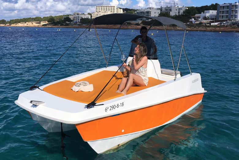 Barco sin licencia en Ibiza