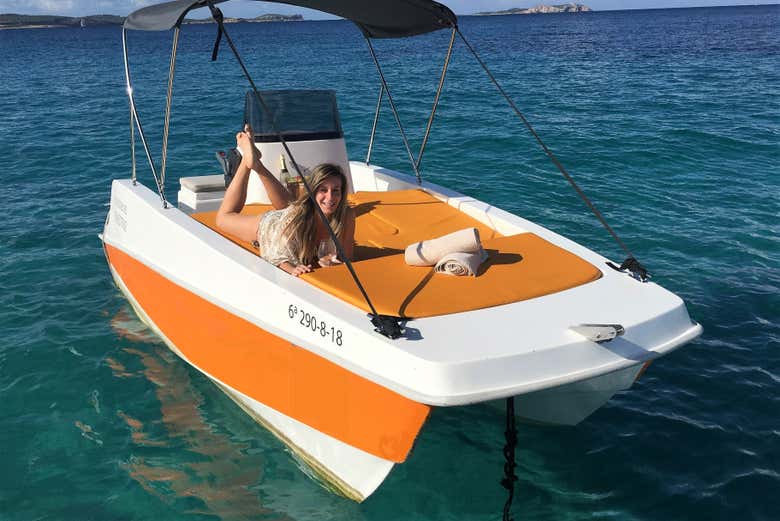 Tomando el sol en la cubierta