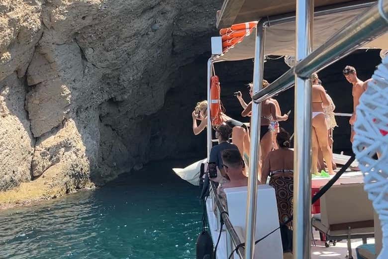 Conhecendo as grutas escondidas da costa de Ibiza