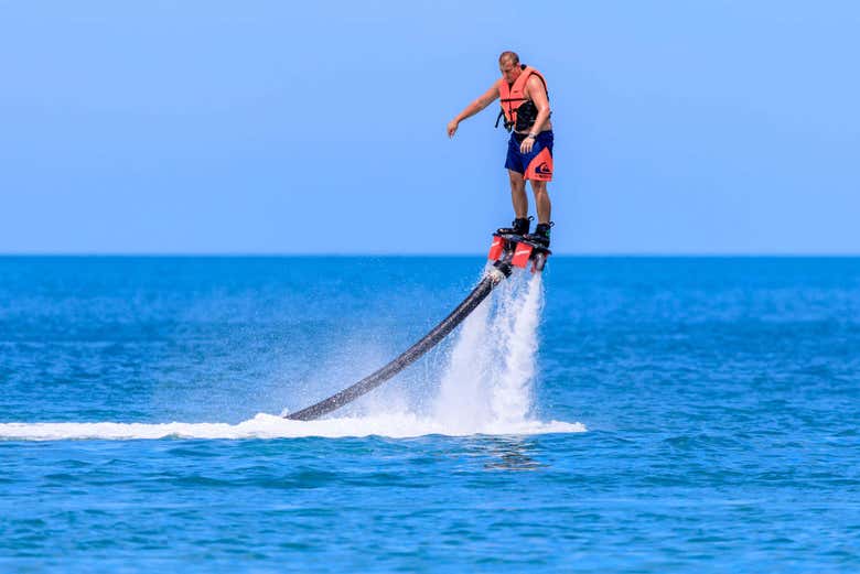 Esperienza di flyboard a Ibiza