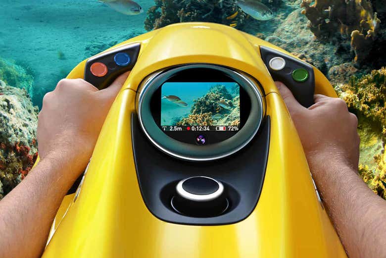 Navegando con el seabob por la costa de Ibiza