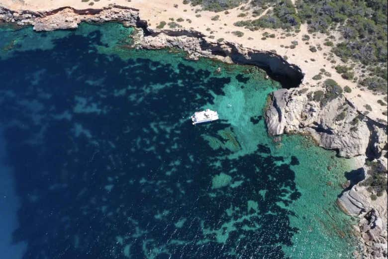 Calas acessíveis somente de barco
