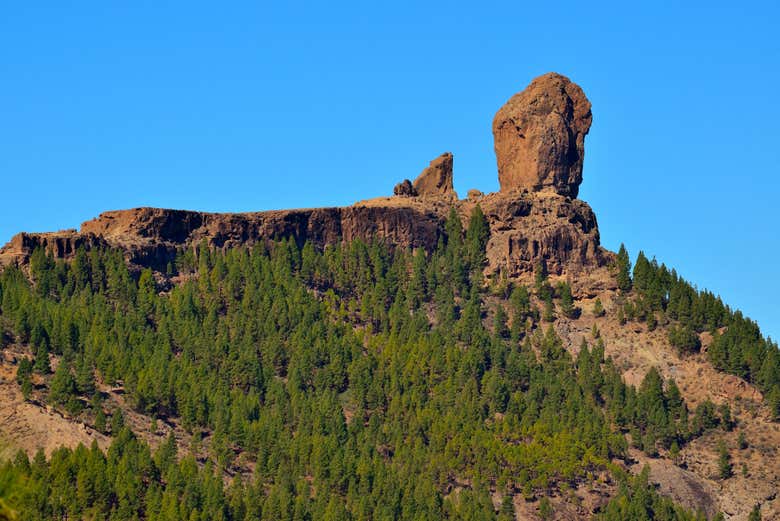 Admirando el Roque Nublo