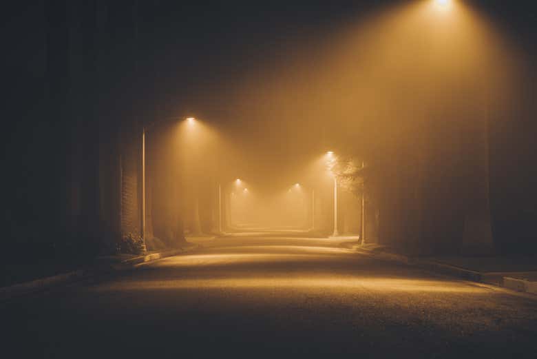 Cai a noite sobre San Fernando