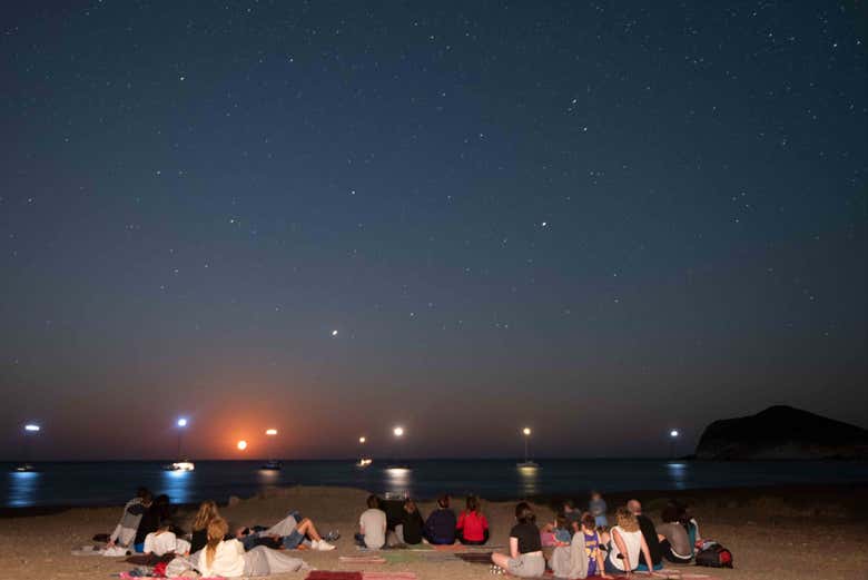 Contemplando o céu noturno