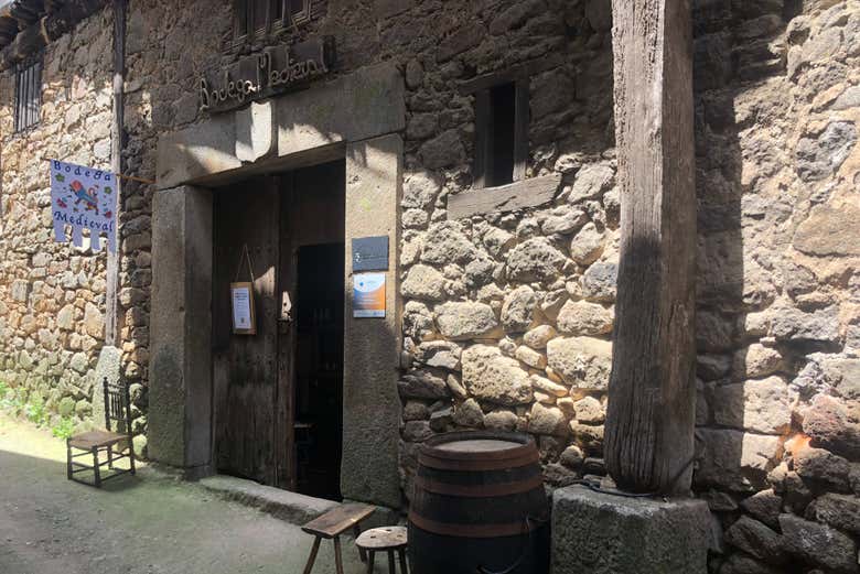 La bodega se ubica en la calle Callejina
