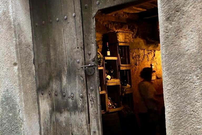 Entrada a la Bodega Medieval