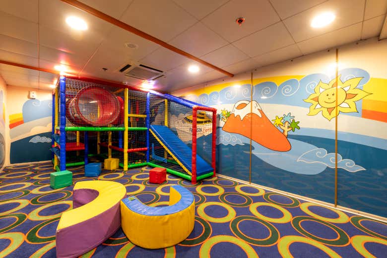 Zona infantil do barco