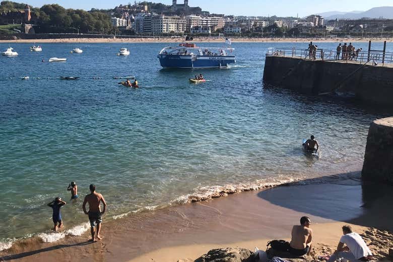 Zarpando desde el puerto de San Sebastián