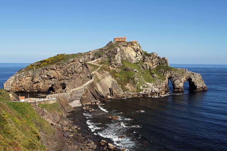 Gaztelugatxe es toda una joya de la costa de Bizkaia