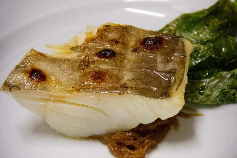 Un plato de delicioso bacalao