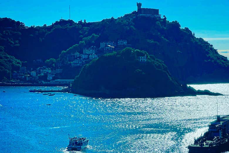 Solcando la costa di San Sebastían