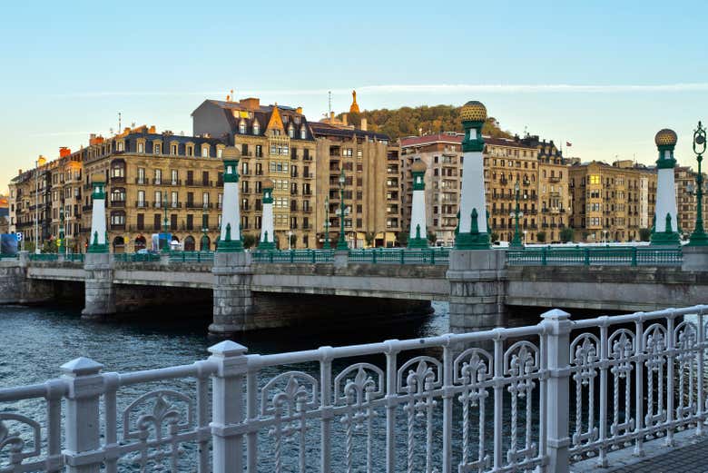 Suivez votre guide dans Saint-Sébastien