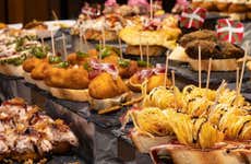 Tour de pintxos y vinos por San Sebastián
