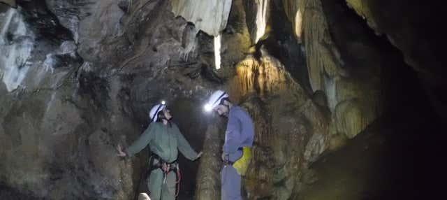Espeleología en la cueva del Nanzal