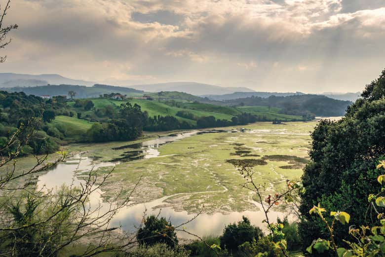 Vue sur l'estuaire de San Vicente de la Barquera