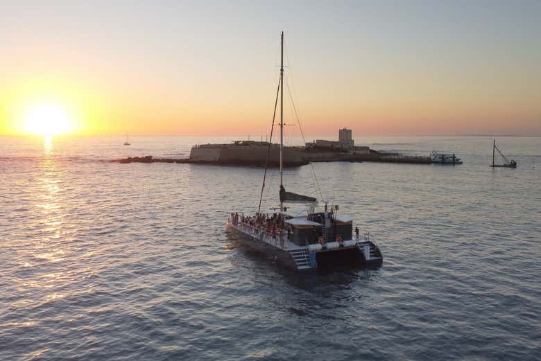 Cruising the waters of Sancti Petri