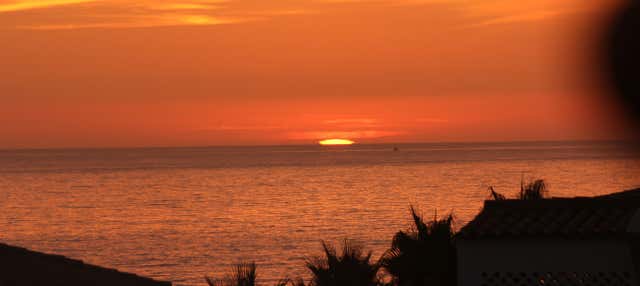 Paseo en barco al atardecer