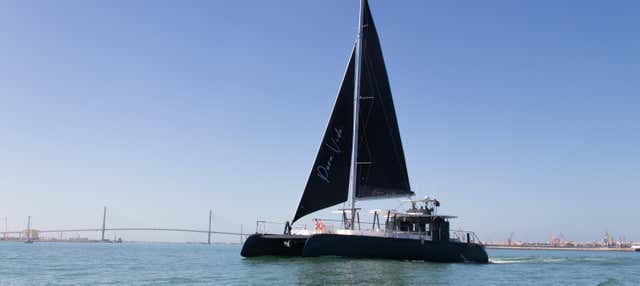 Paseo en catamarán por la bahía de Sancti Petri
