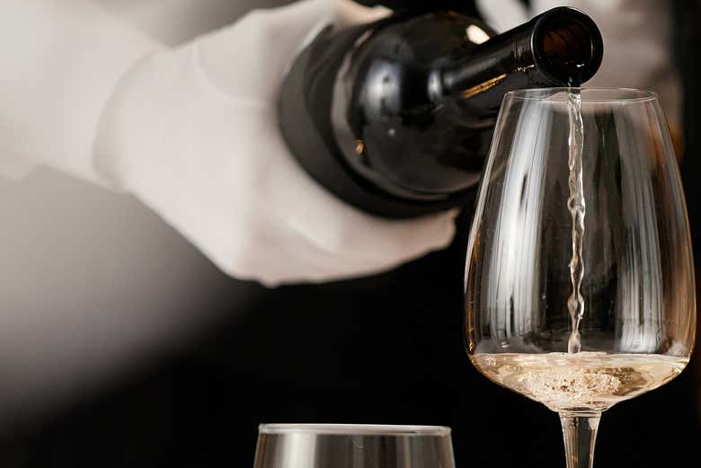 Disfrutaréis de una cata comentada de vinos