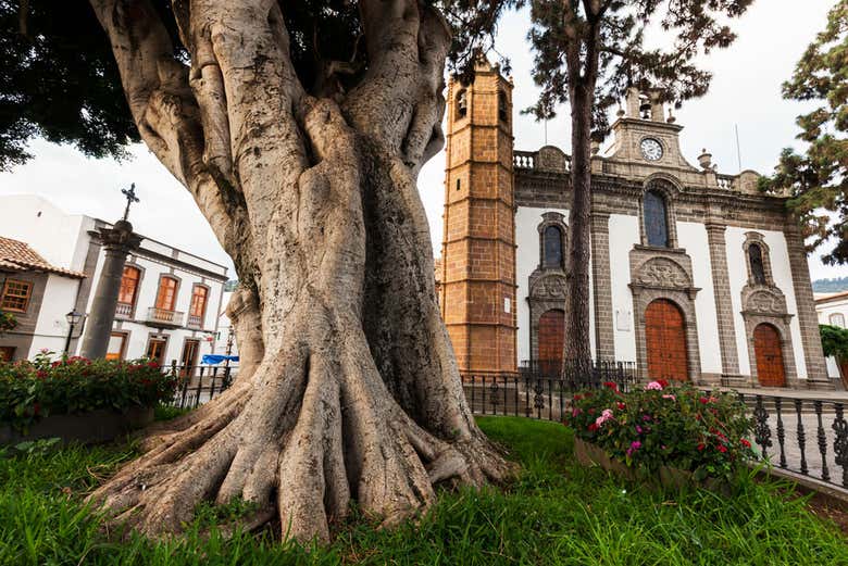 Basilica di Nuestra Señora del Pino