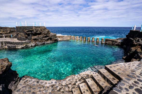 Excursión al bosque de los Tilos y Charco Azul + Visita a una destilería de ron