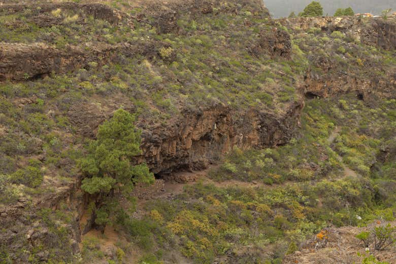 Traversez des gorges sur le chemin de Porís de Candelaria