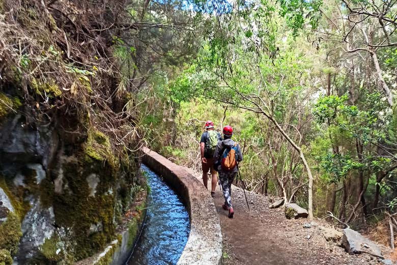 Disfrutando de la ruta de senderismo al máximo