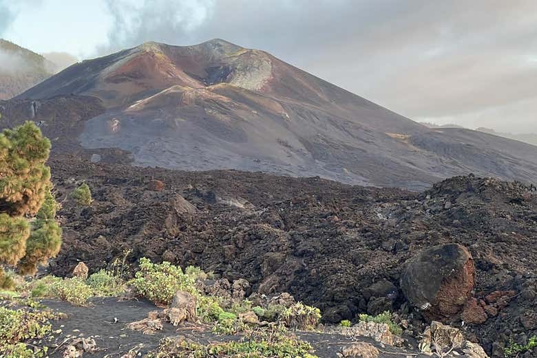 Le cratère du volcan Cumbre Vieja