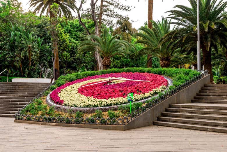 Reloj de flores en el parque García Sanabria