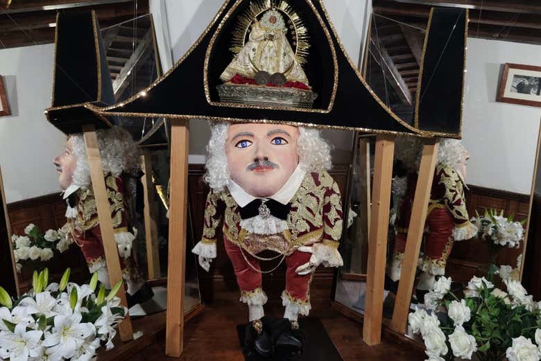 La decoración de la casa se inspira en el folclore canario
