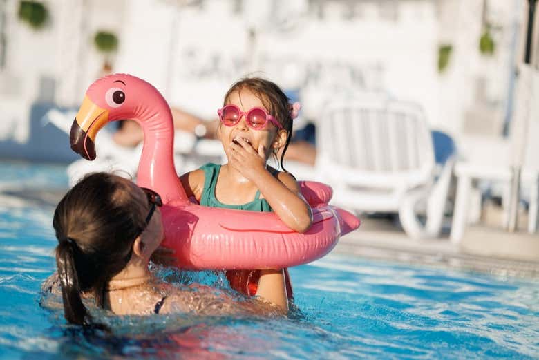 Divertíos en familia en el parque acuático e infantil
