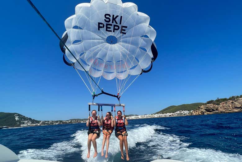 Parasailing triple