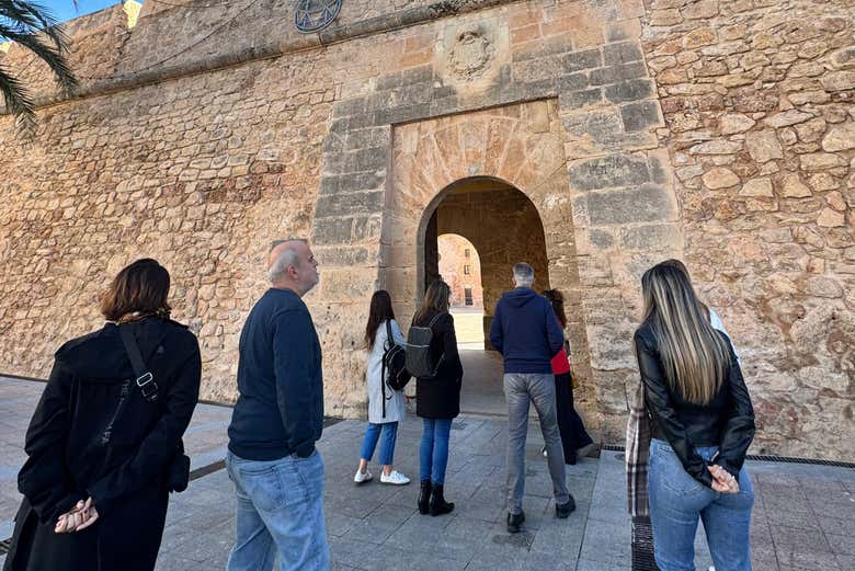 Entrando no castelo de Santa Pola