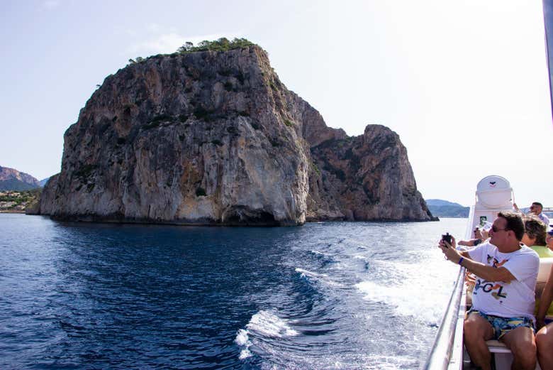 Boat tour around the Malgrats Islands and Bull island