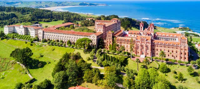 Excursión a Altamira, Santillana del Mar, Comillas y el Capricho de Gaudí