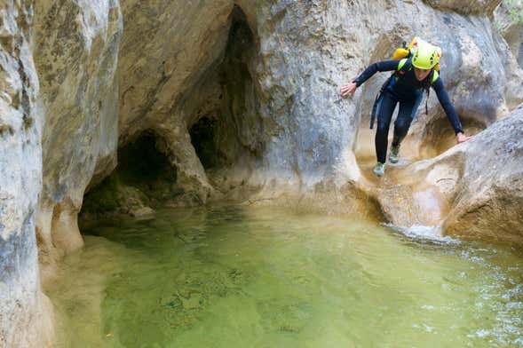 Descenso de barranco en la Vega del río Pas