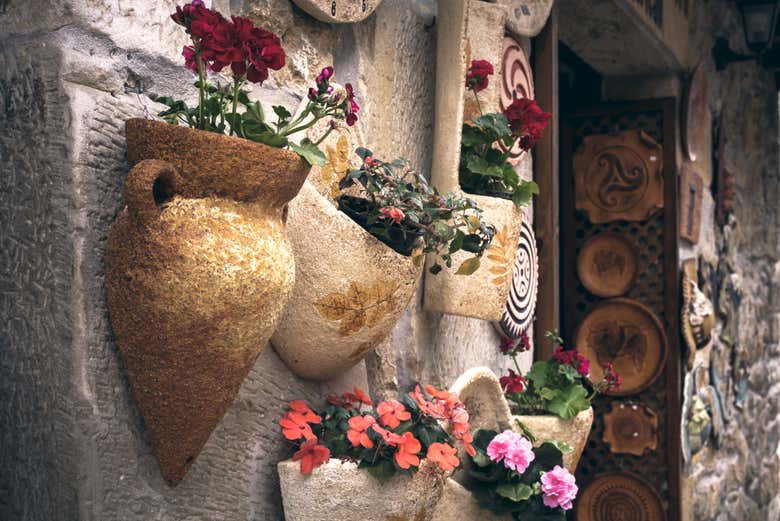 Detalles de las calles de Santillana del Mar