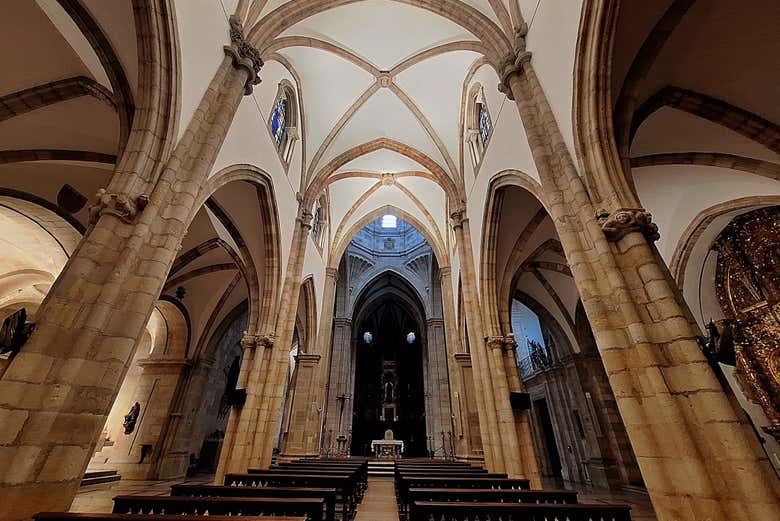 Nave principal da Catedral de Santander