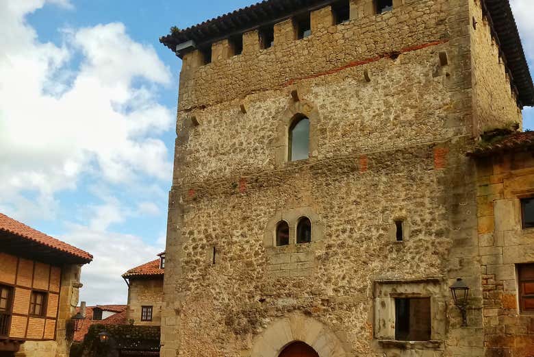 Recorriendo el centro histórico de Santillana del Mar