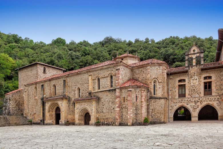 Descubrid el histórico Monasterio de Santo Toribio